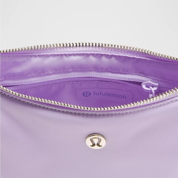 Lululemon City Essentials Small Shoulder Bag 3L- Lavender Frost - Picture 4 of 5